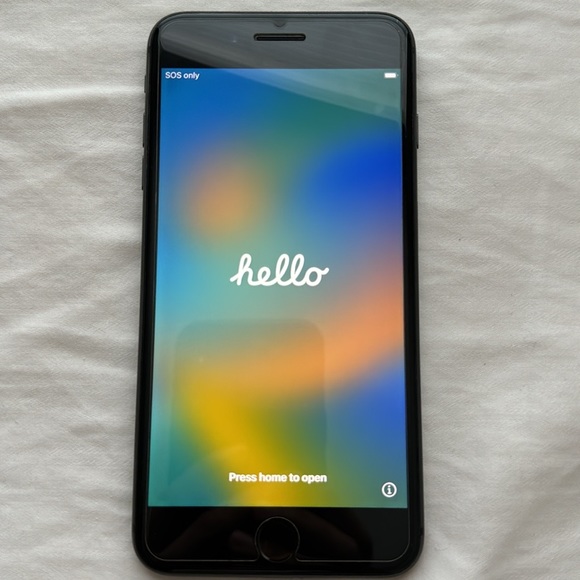 Iphone 8 Plus Unlocked 256GB Black with OtterBox case - Picture 1 of 12